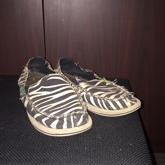 zebra print sanuks